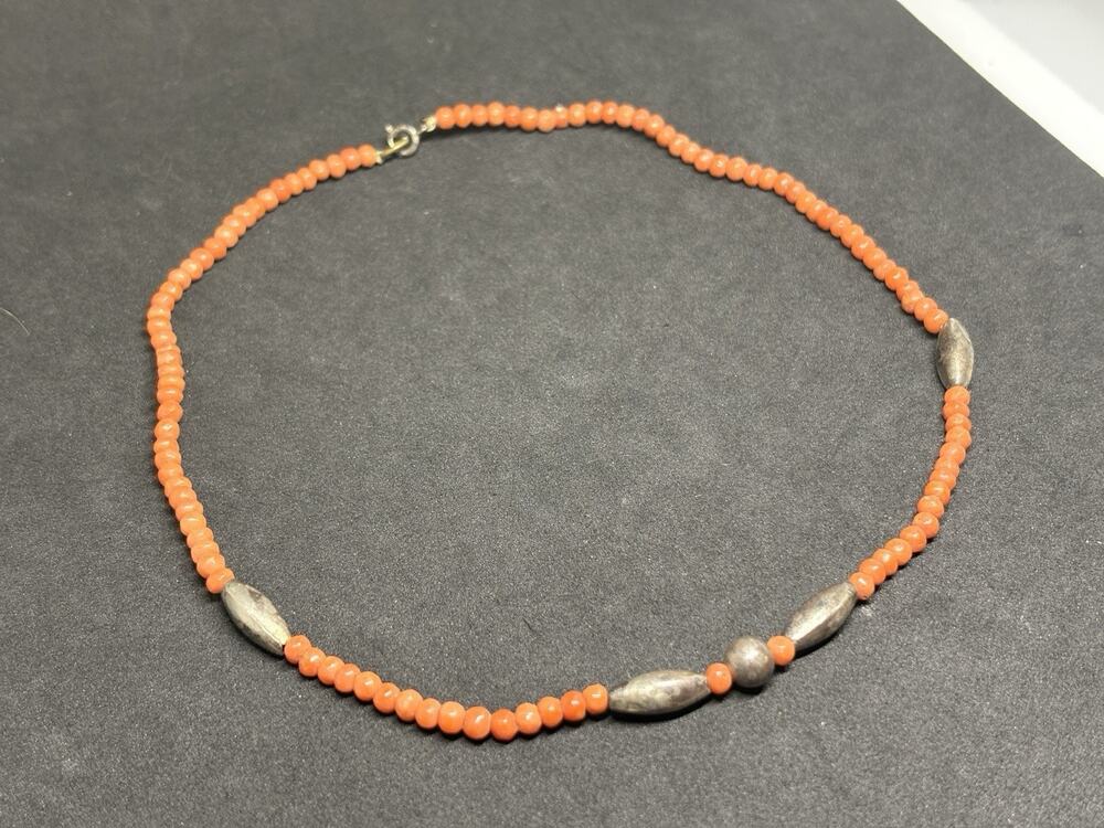 Vintage Native American Sterling barrel bead Salmon Coral Round Choker Necklace